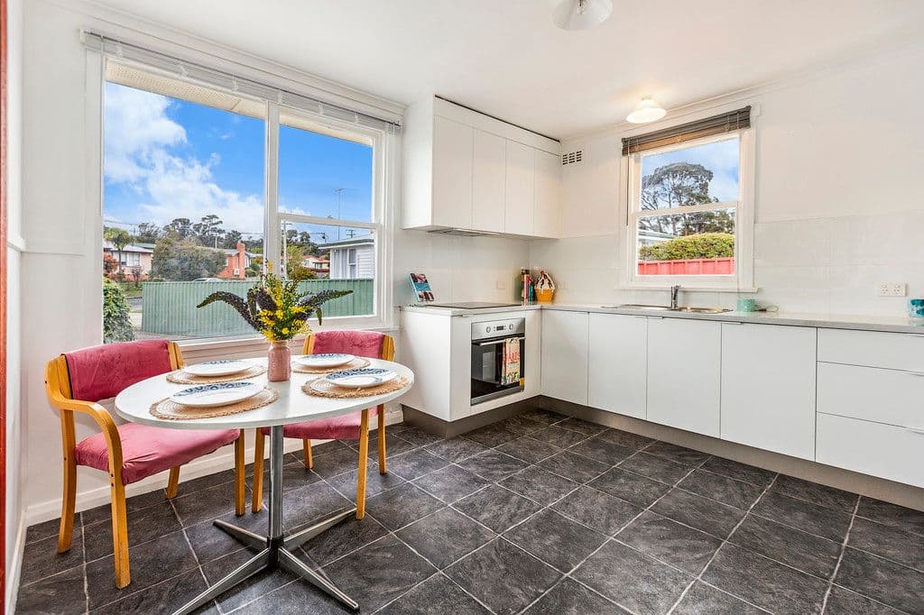 6 Lennox Street, Ravenswood TAS 7250, Ravenswood - Thumbnail 2