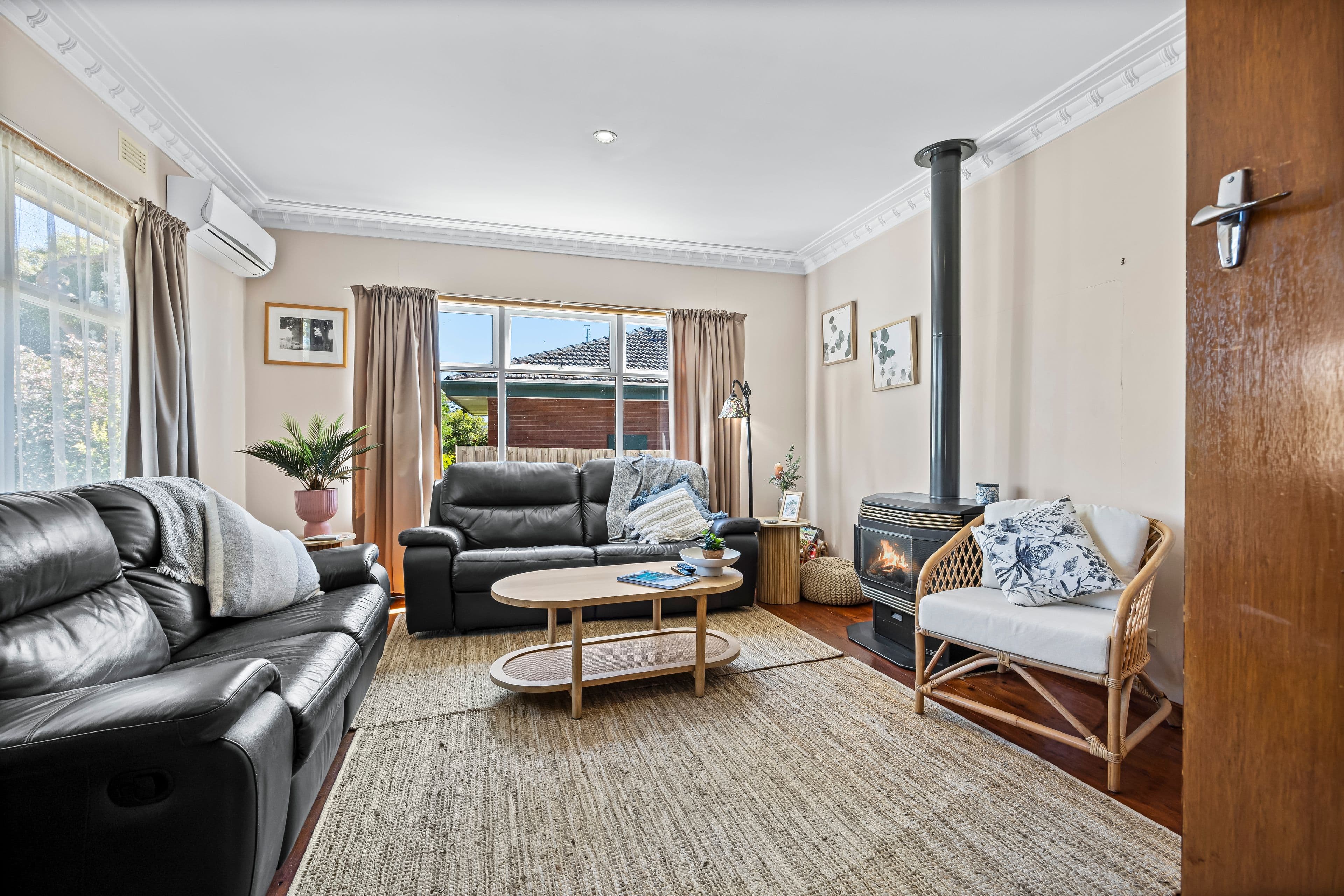 30 Malmesbury Street, Wendouree VIC 3355, Wendouree - Thumbnail 2
