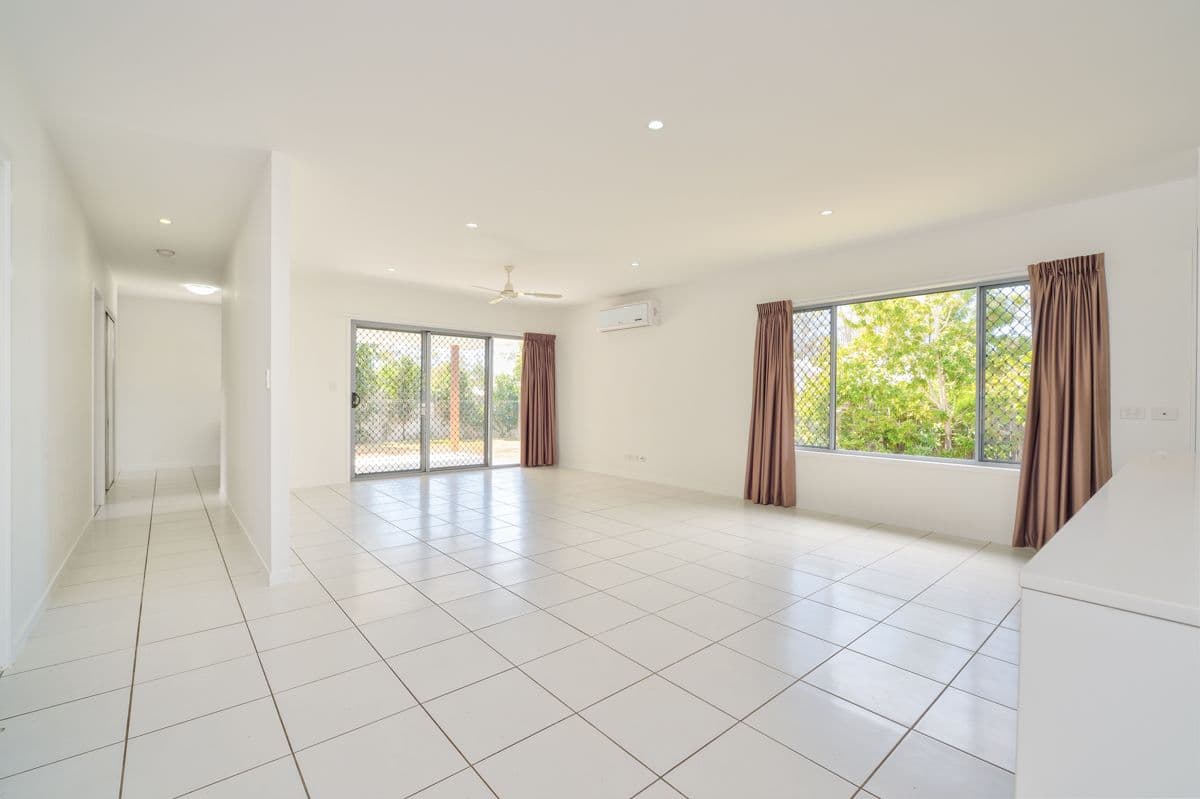 39 Iris Road, Kirkwood QLD 4680, Kirkwood - Thumbnail 8
