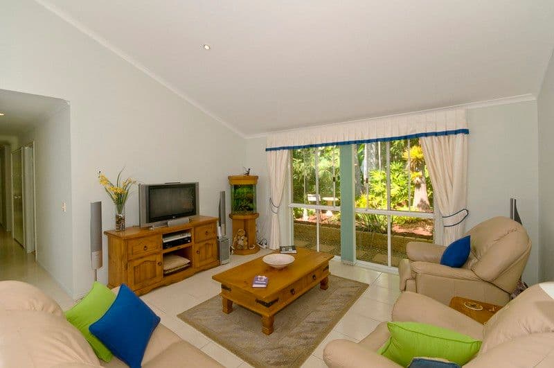 7 Camphorlaurel Court, TALLEBUDGERA VALLEY QLD 4228, Tallebudgera Valley - Thumbnail 4