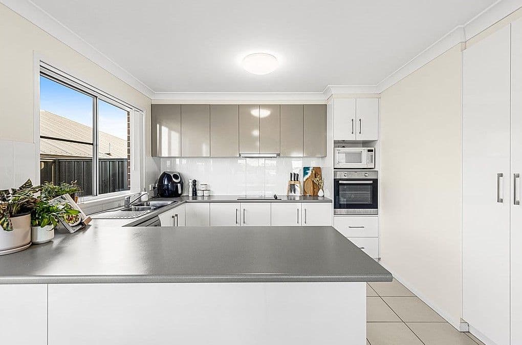 13 Taragon Street, Glenvale QLD 4350, Glenvale - Thumbnail 2