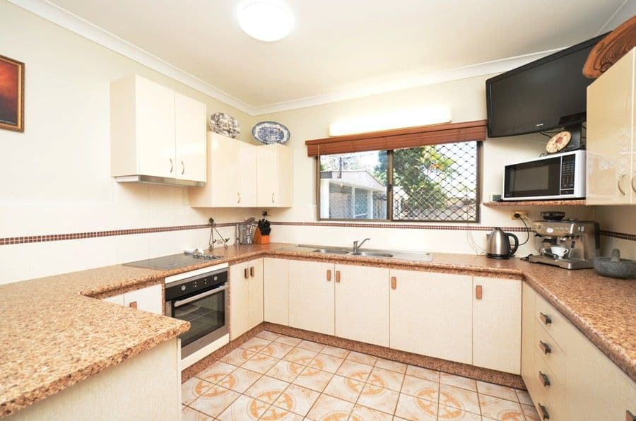 1585 Riverway Drive, KELSO QLD 4815, Kelso - Thumbnail 4
