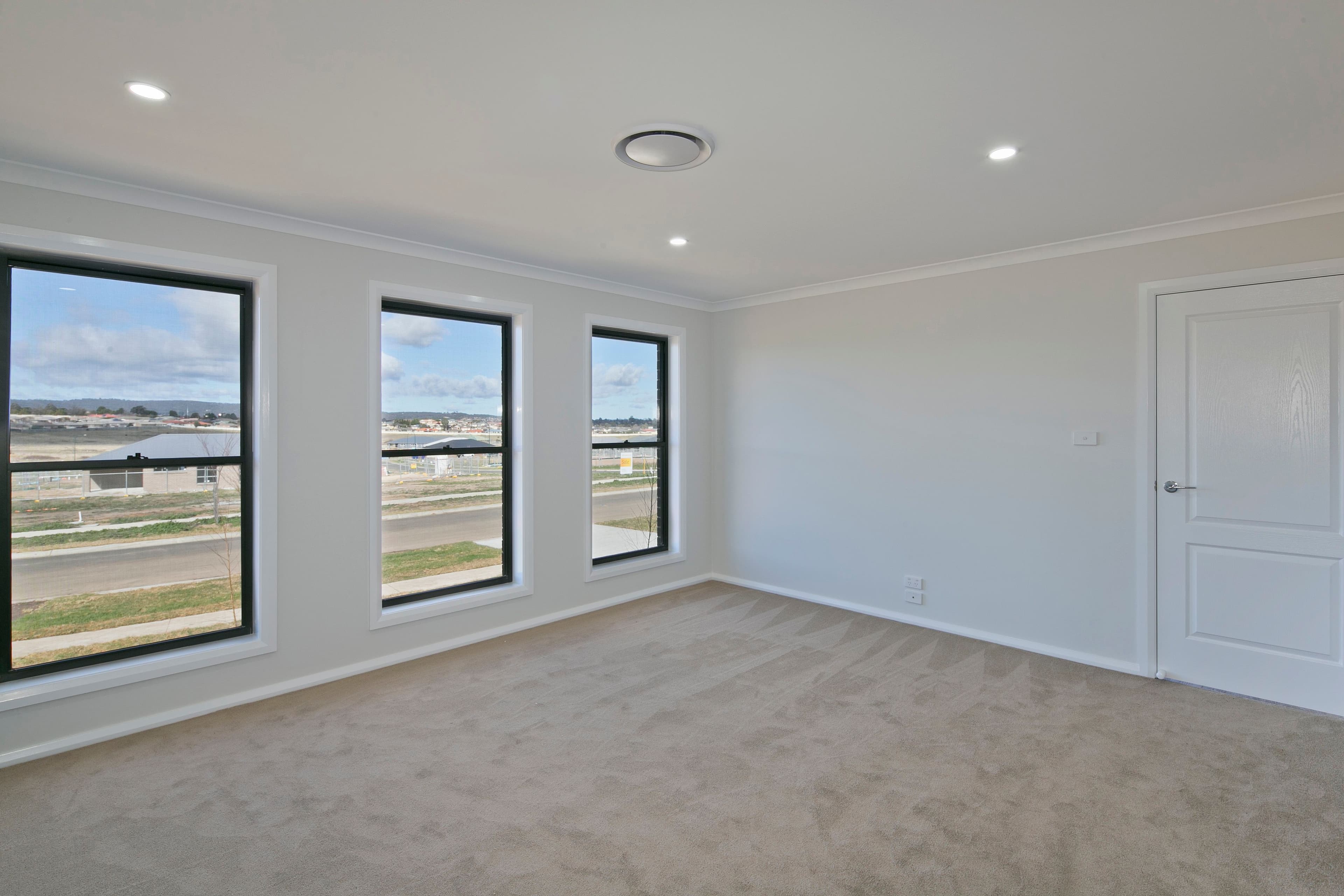 10 Quiberon Way, Goulburn - Thumbnail 5