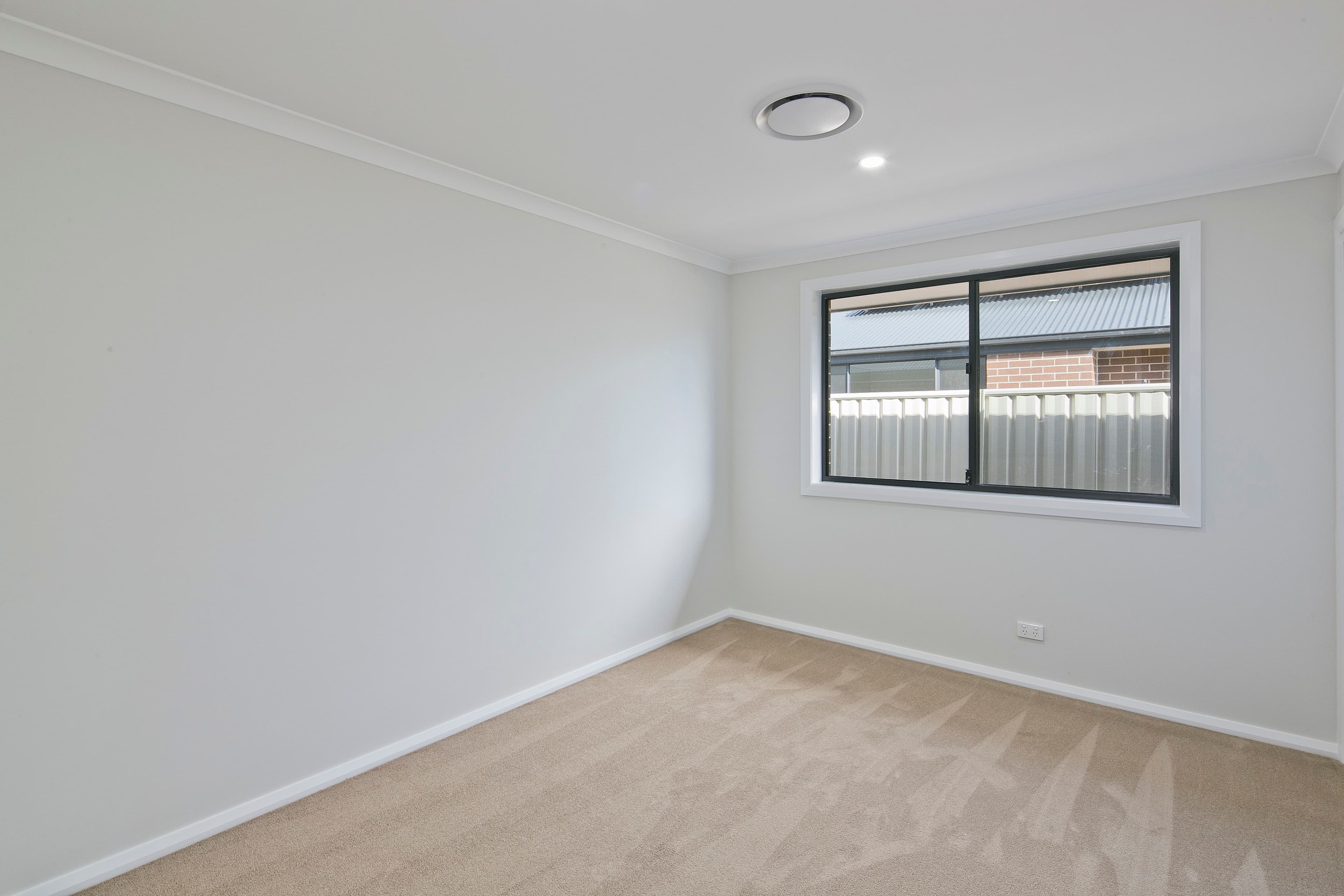10 Quiberon Way, Goulburn - Thumbnail 8