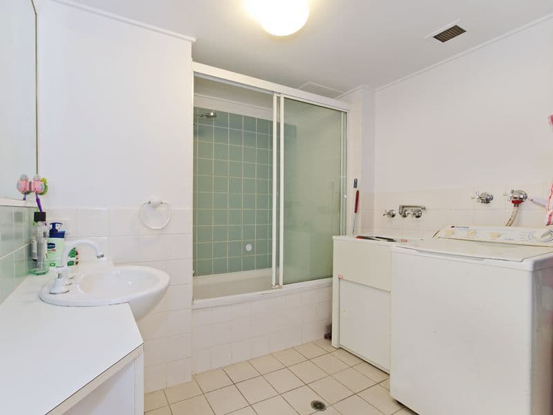 2 Surrey Street, NUNDAH QLD 4012, Nundah - Thumbnail 4