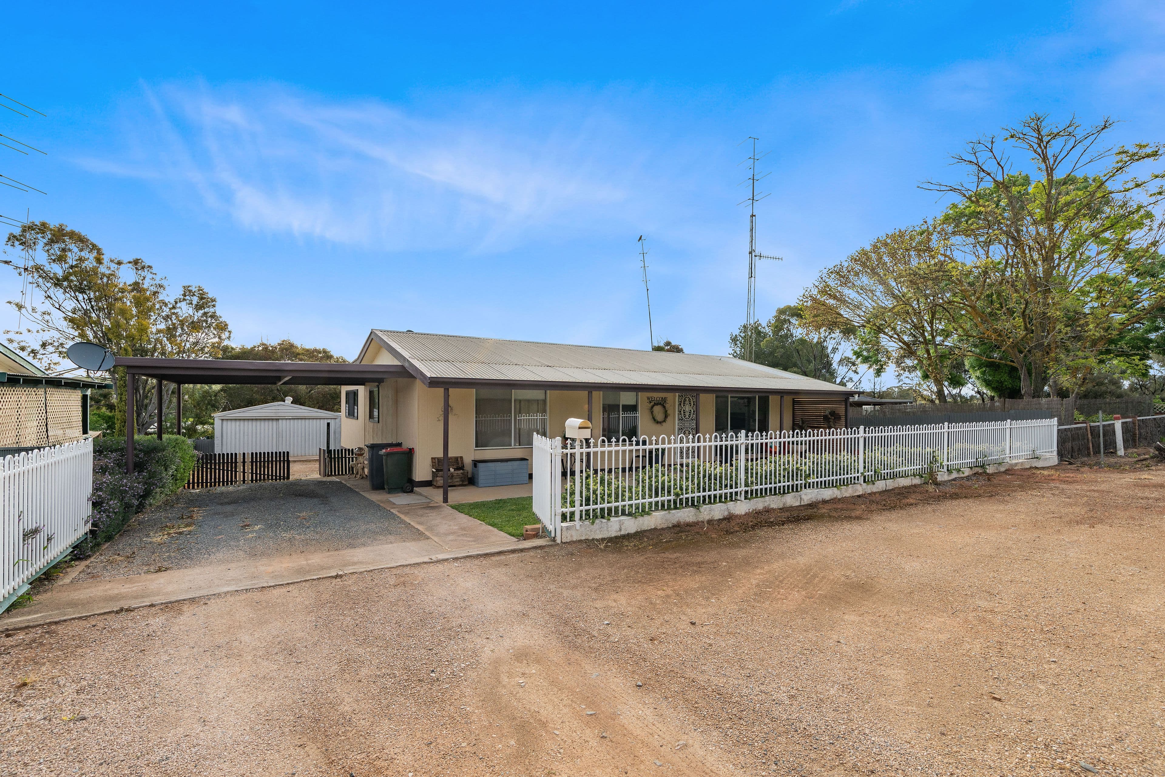 7 Essex Street, Burra SA 5417, Burra - Thumbnail 2