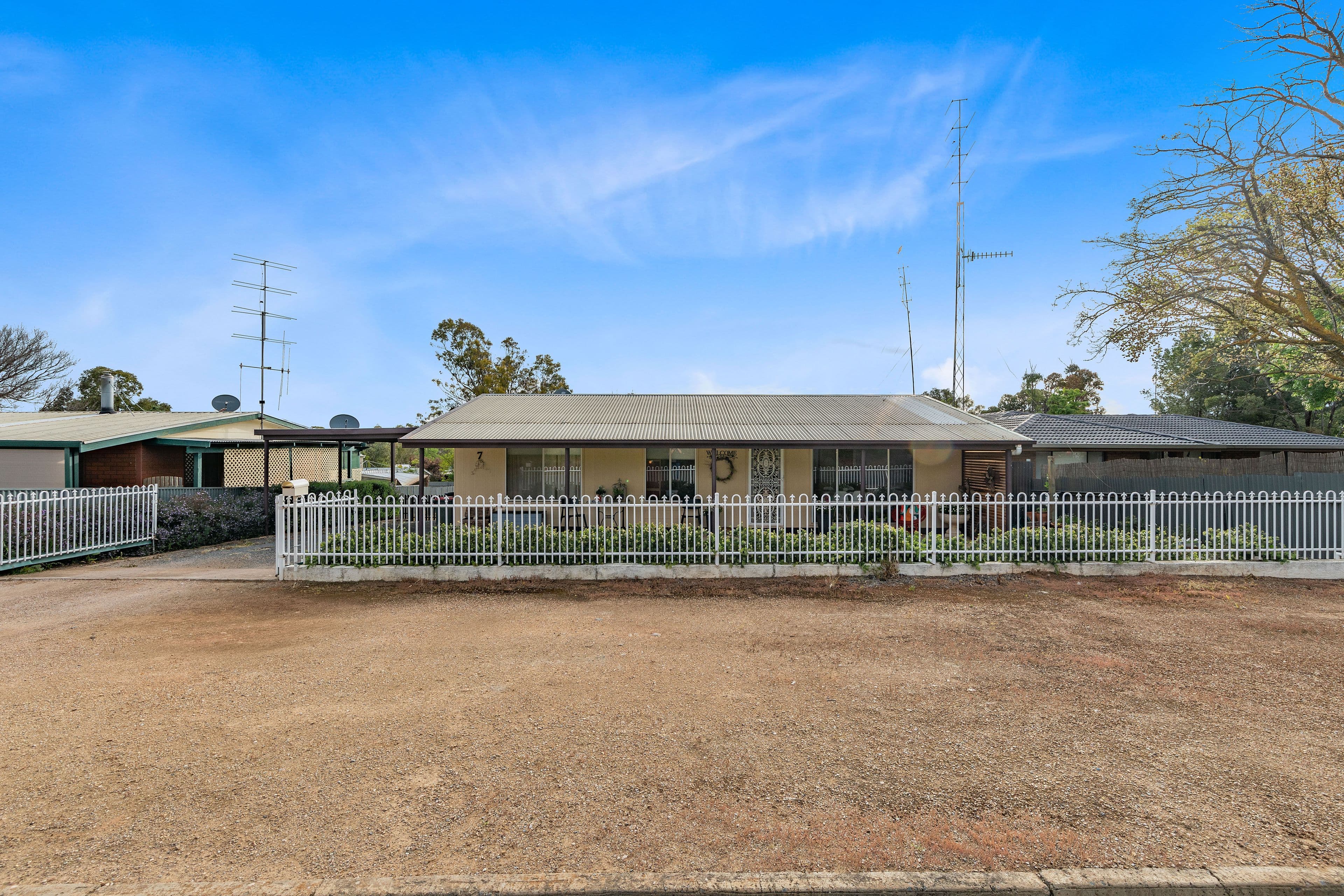 7 Essex Street, Burra SA 5417, Burra - Thumbnail 3