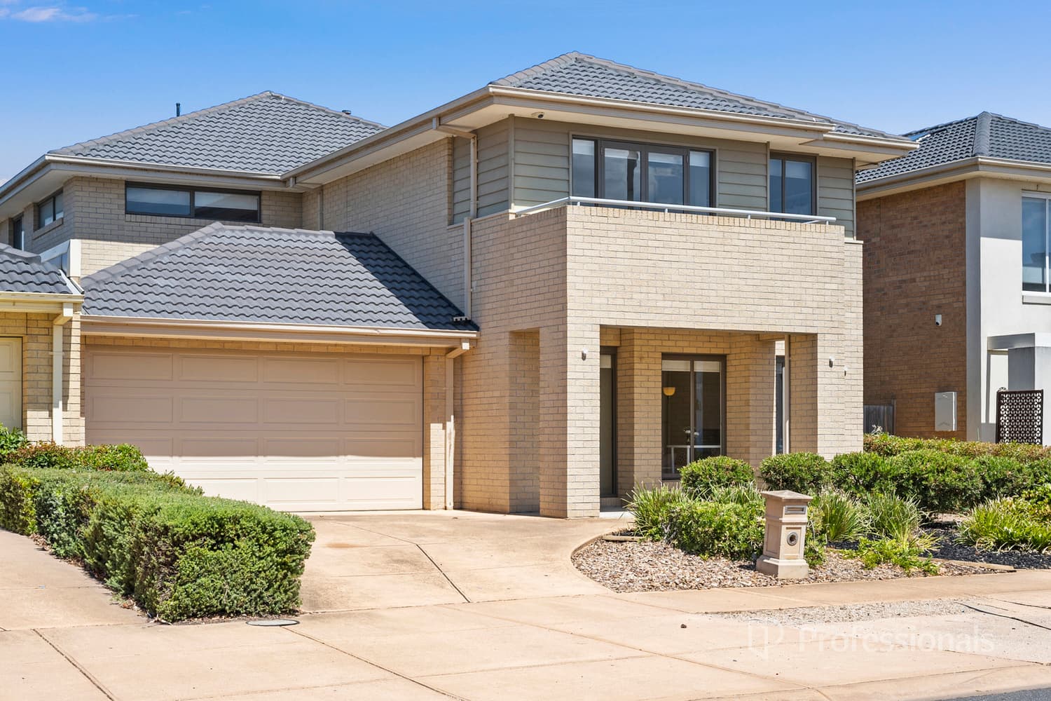 246 Sanctuary Lakes South Boulevard, Point Cook VIC 3030, Point Cook - Thumbnail 2