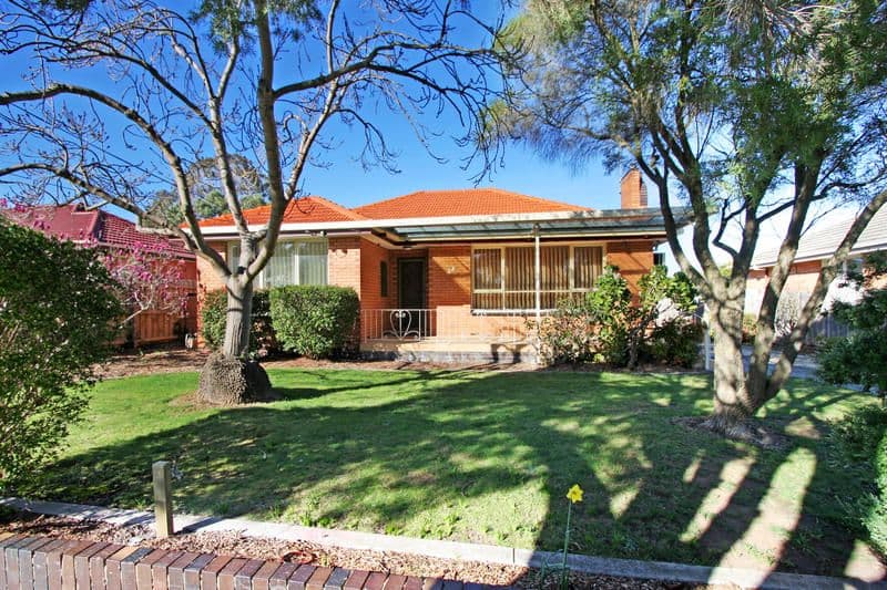 28 Cambridge Drive, GLEN WAVERLEY VIC 3150, Glen Waverley - Image 1