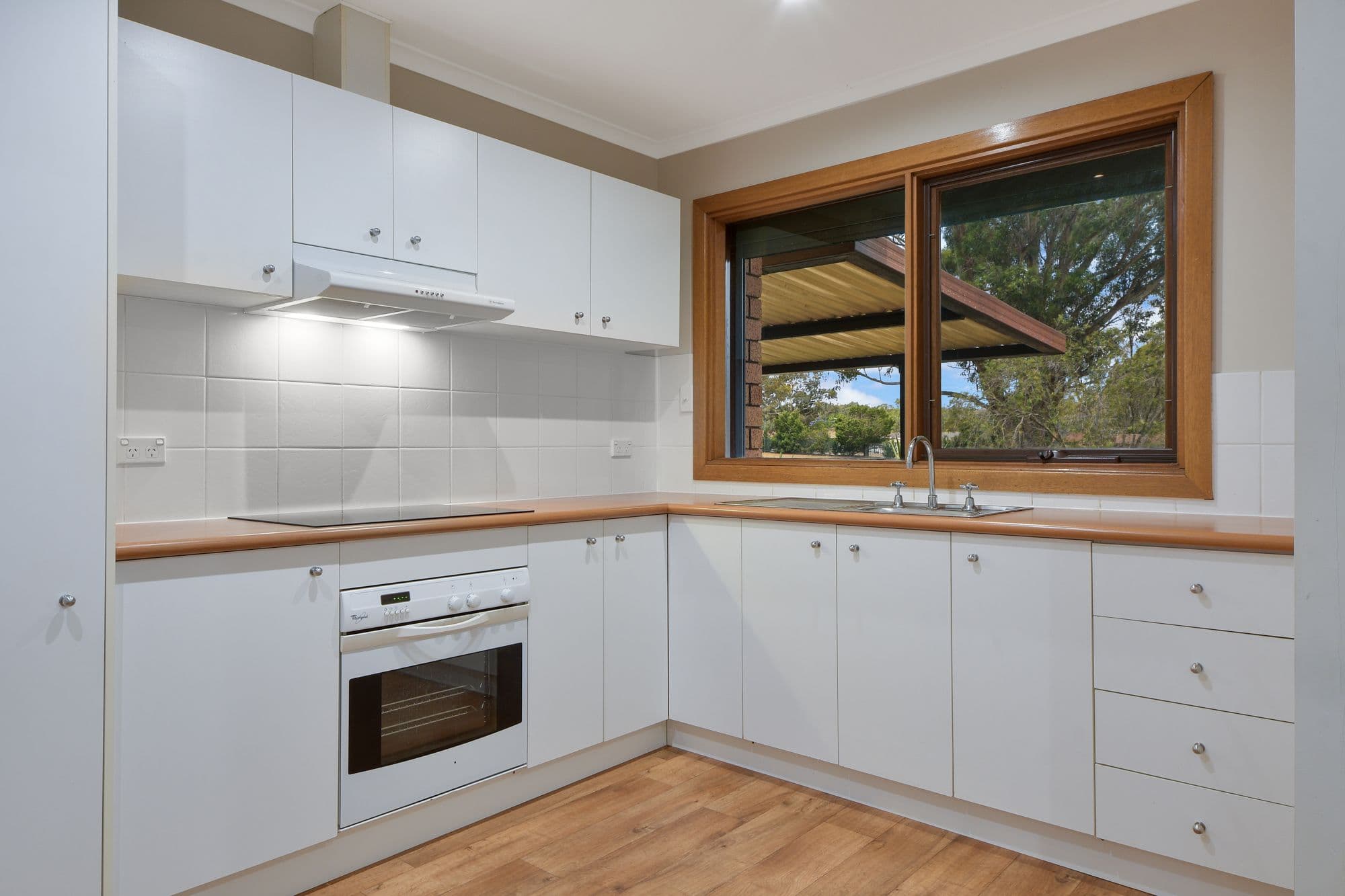 33 Aminya Crescent, Bradbury - Image 1