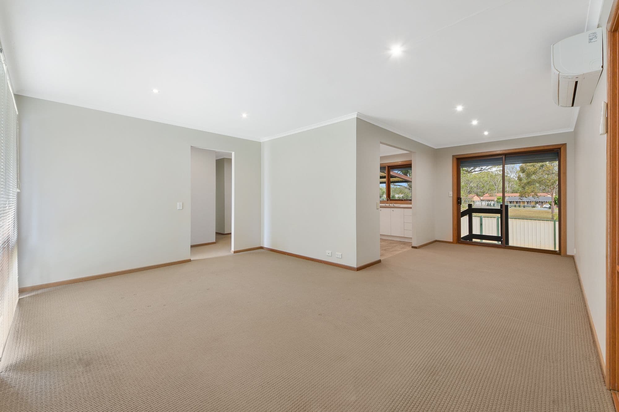 33 Aminya Crescent, Bradbury - Thumbnail 3
