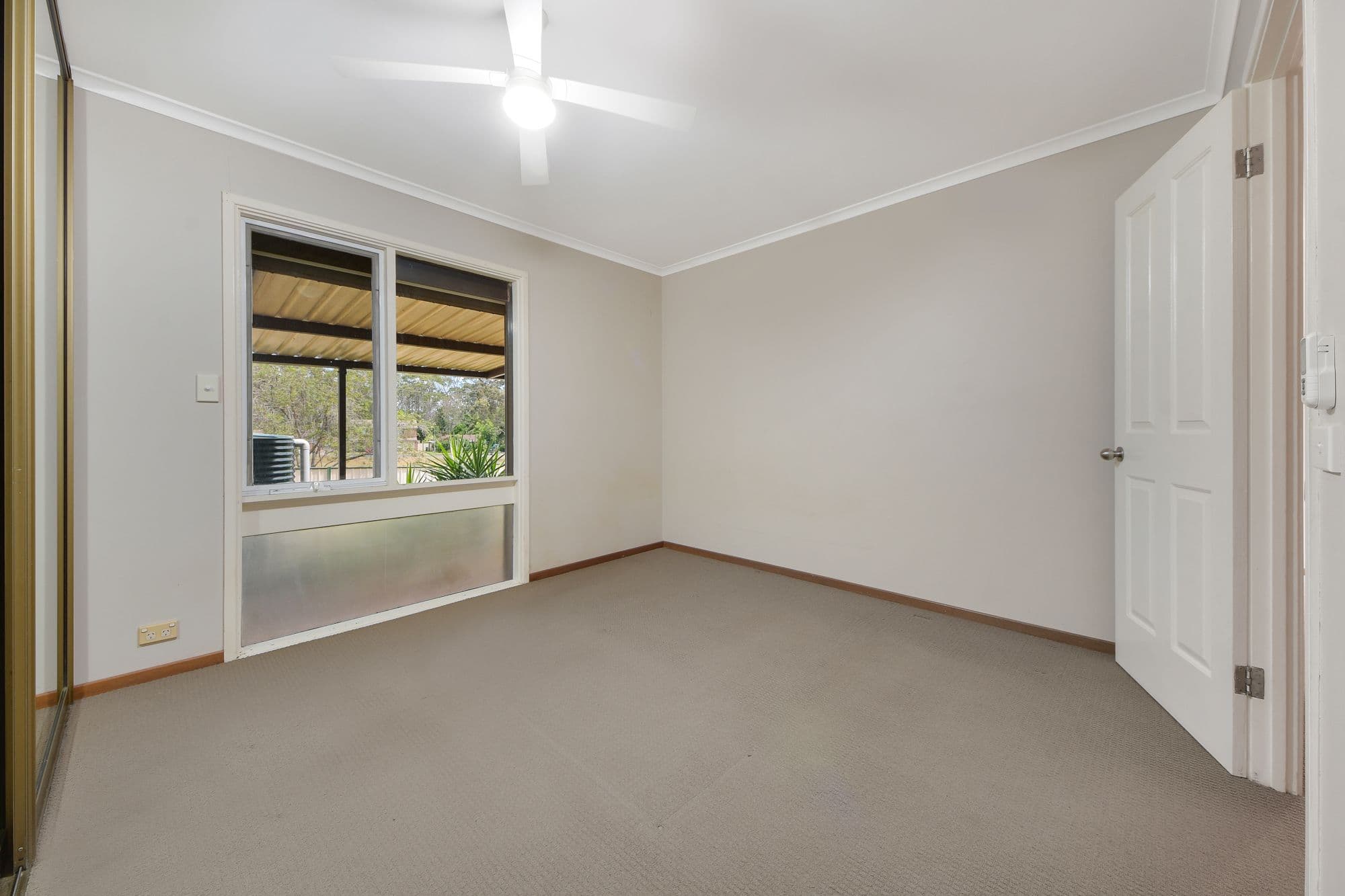 33 Aminya Crescent, Bradbury - Thumbnail 4