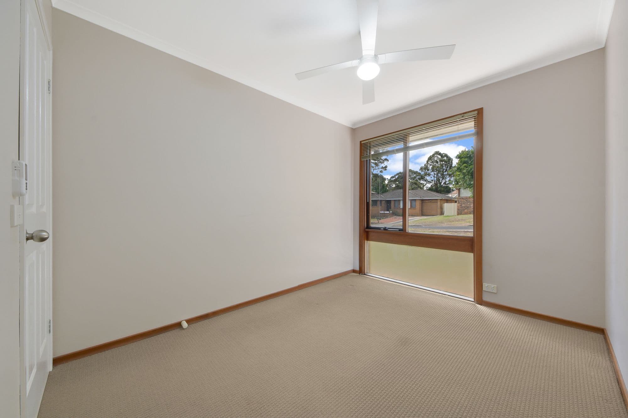 33 Aminya Crescent, Bradbury - Thumbnail 5