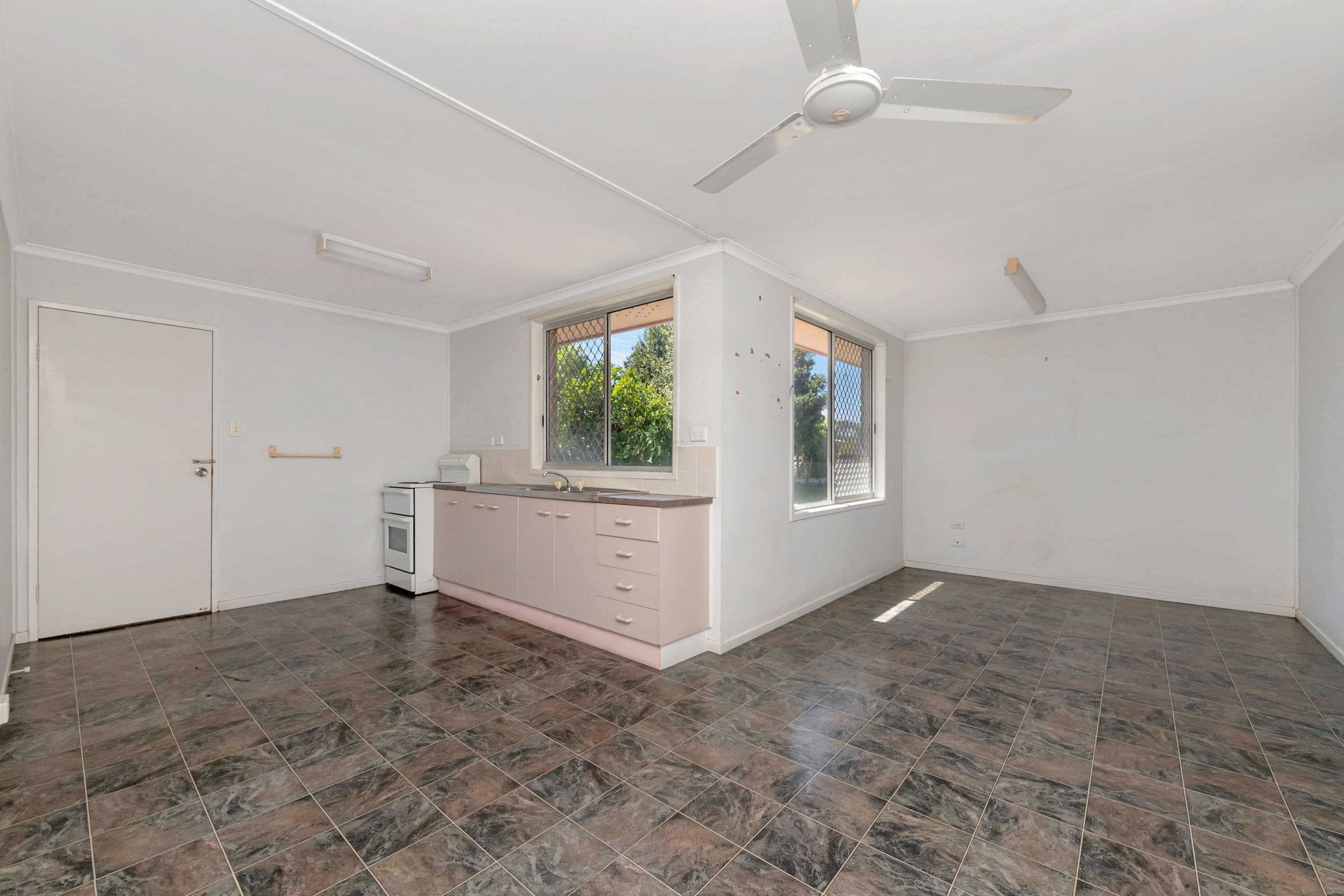 119 Thuringowa Drive, Kirwan QLD 4817, Kirwan - Thumbnail 2