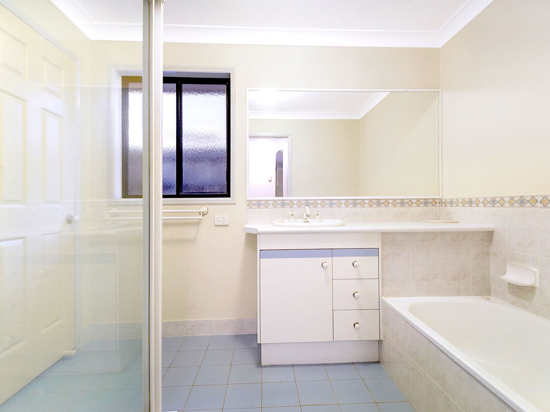 8 Estate Place, Holland Park West QLD 4121, Holland Park West - Thumbnail 6
