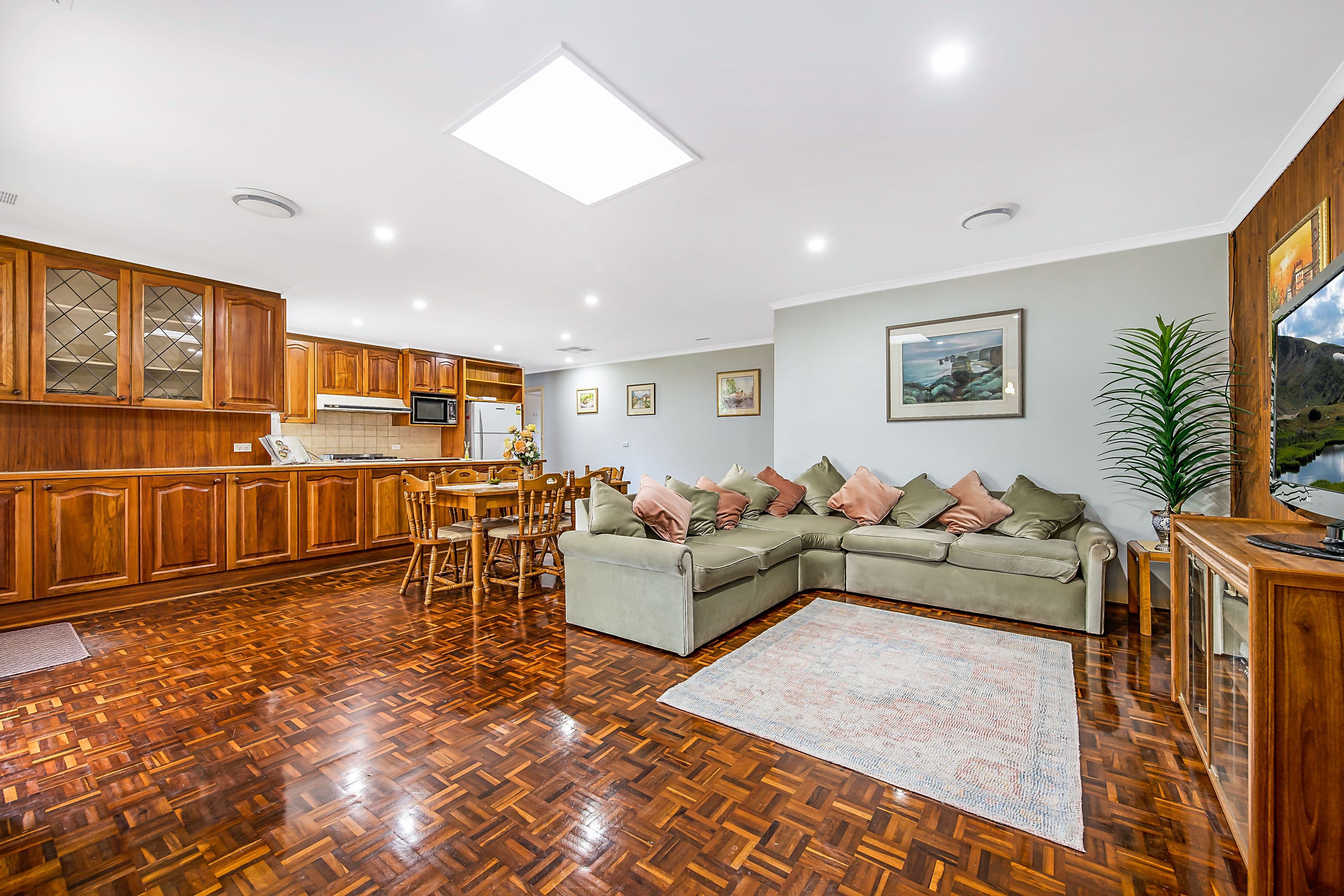 76 Camelot Drive, Glen Waverley VIC 3150, Glen Waverley - Thumbnail 2
