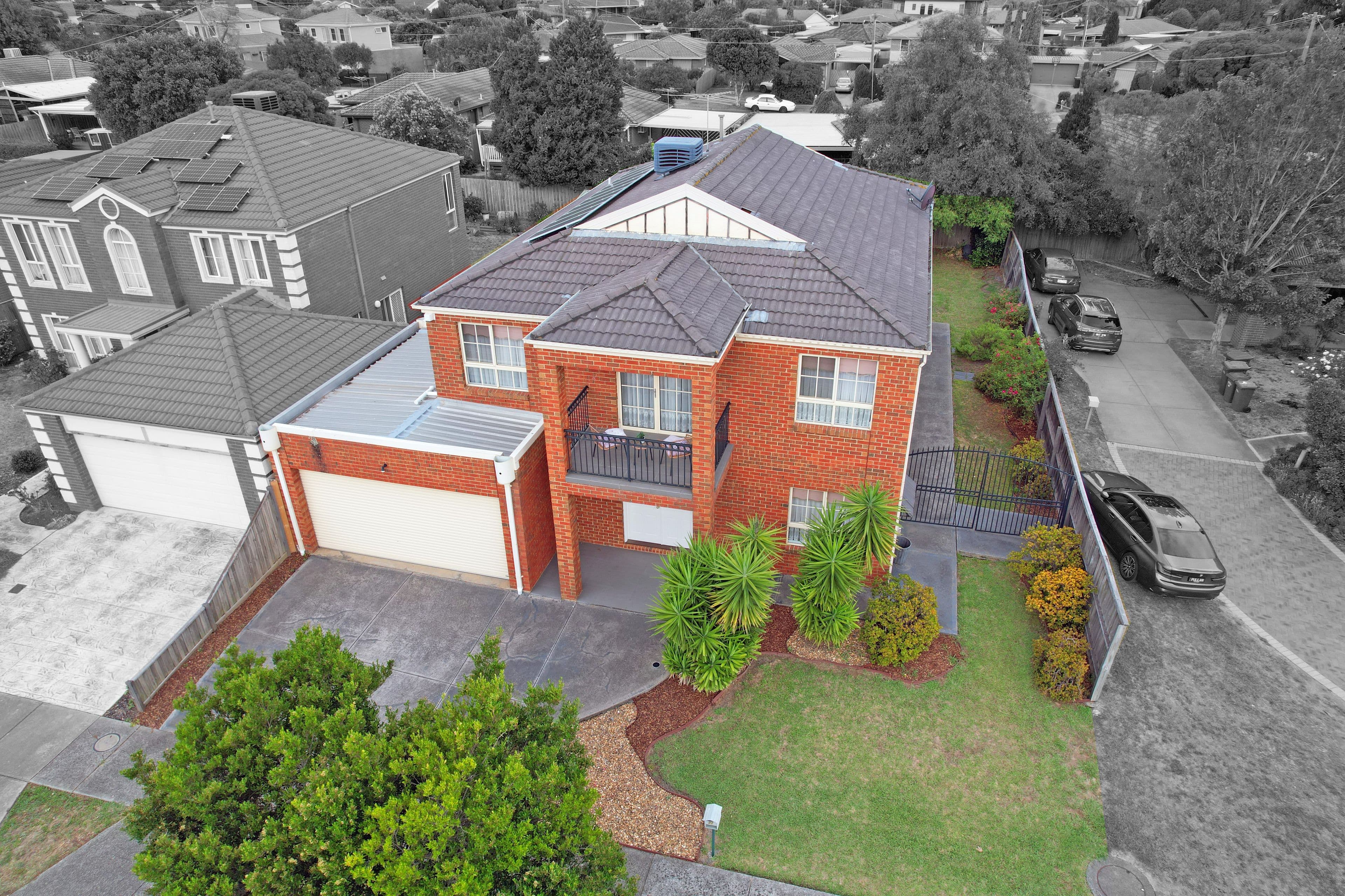 34 Naracoorte Drive, Caroline Springs - Thumbnail 2