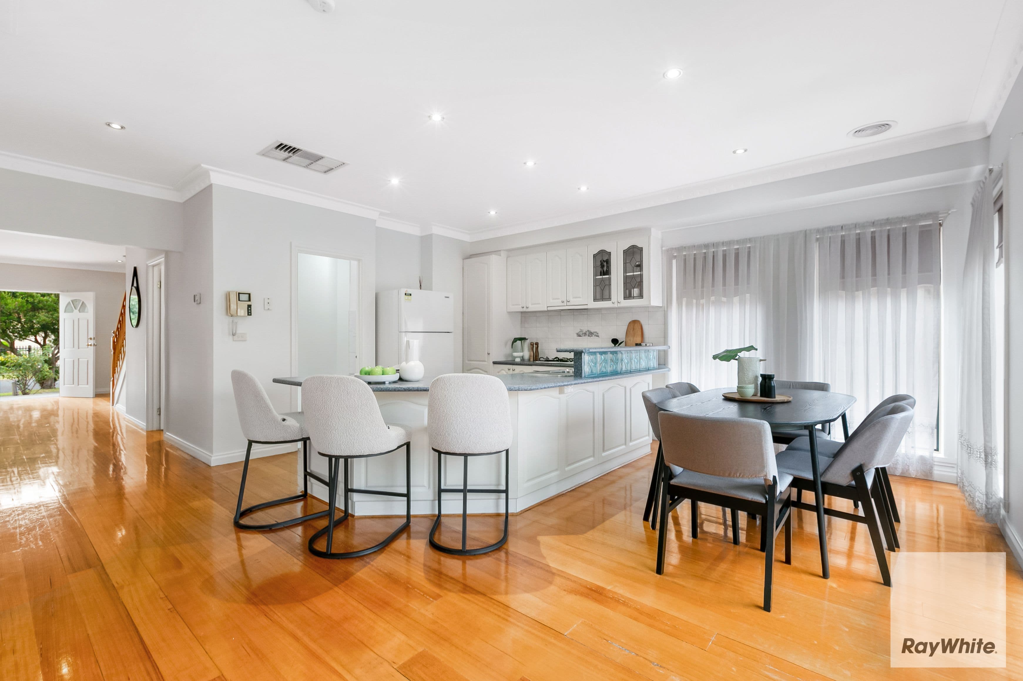34 Naracoorte Drive, Caroline Springs - Thumbnail 6