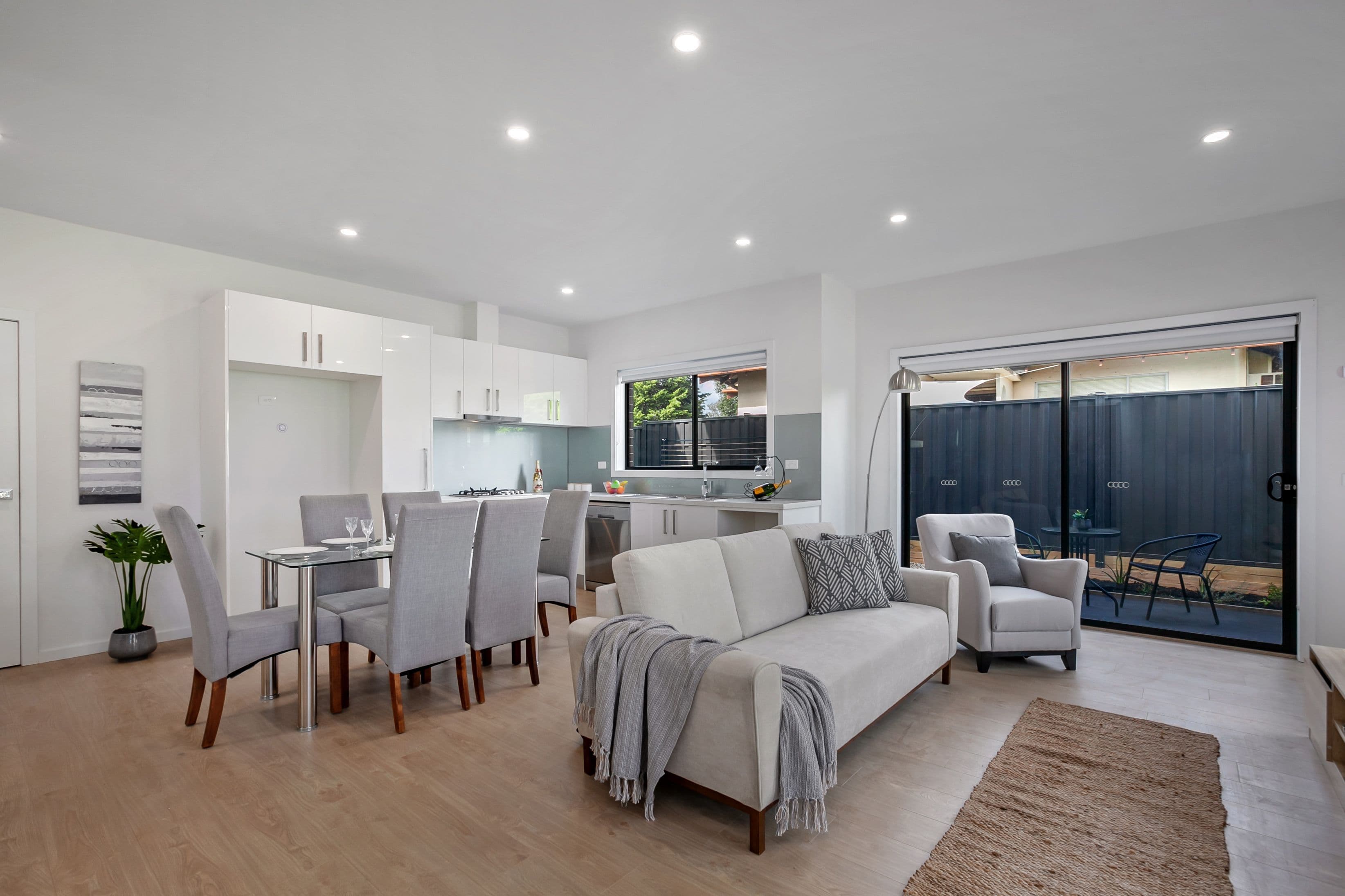 4 Newton Street, Reservoir VIC 3073, Reservoir - Thumbnail 2