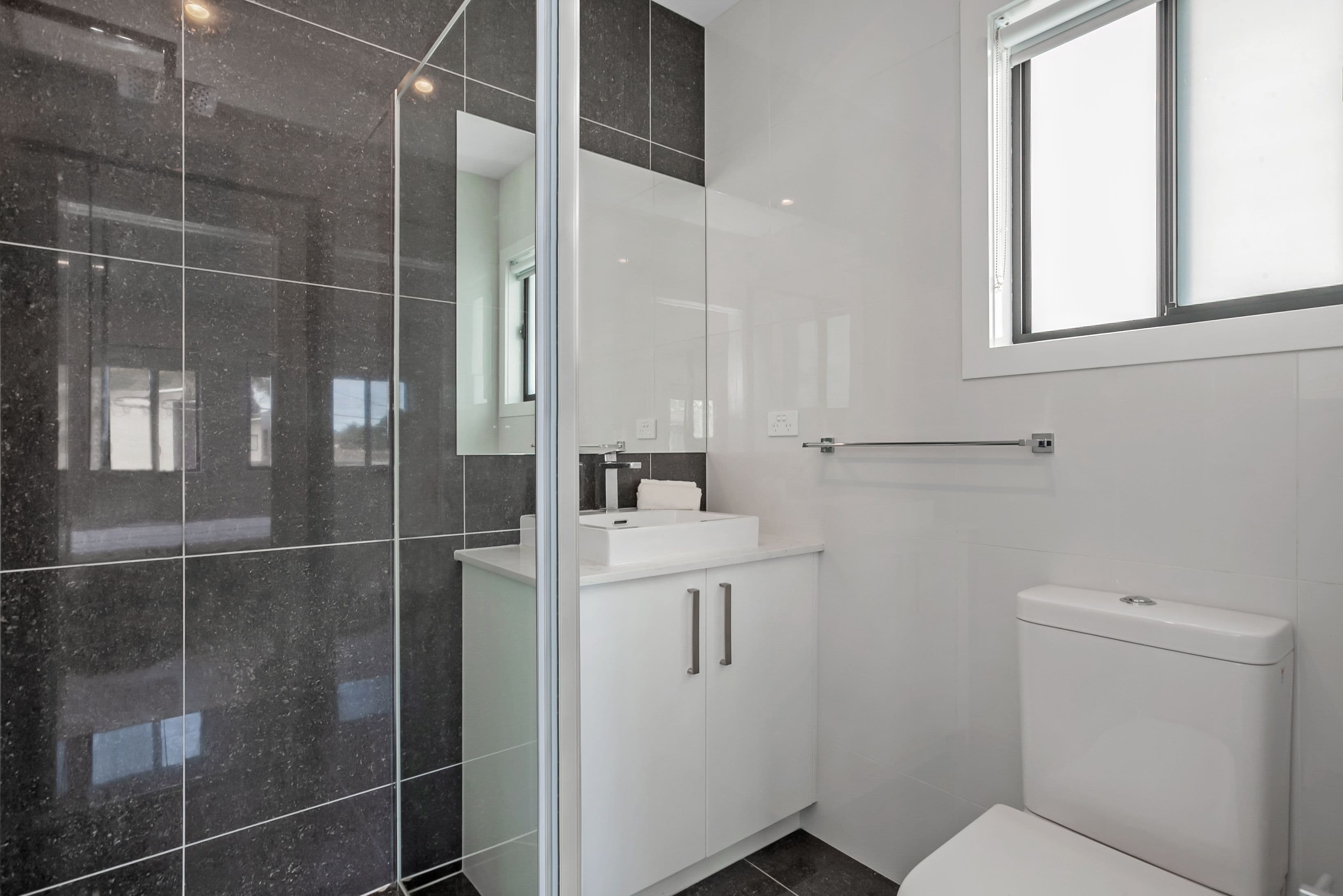 4 Newton Street, Reservoir VIC 3073, Reservoir - Thumbnail 6