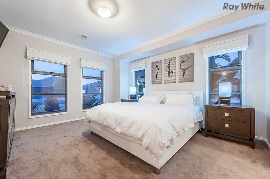 33 Mount Way, Caroline Springs VIC 3023, Caroline Springs - Thumbnail 2