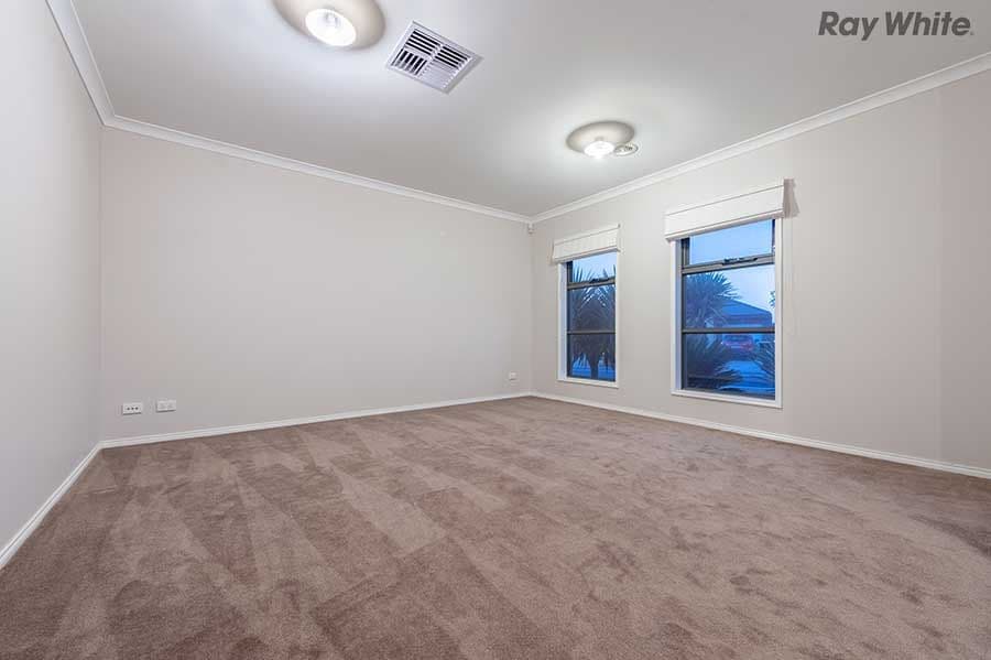 33 Mount Way, Caroline Springs VIC 3023, Caroline Springs - Thumbnail 4