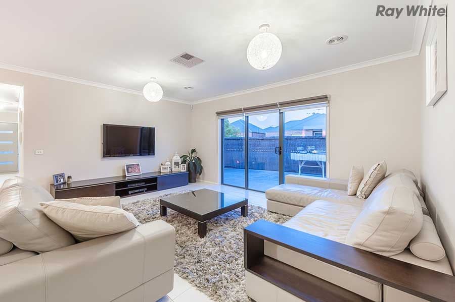 33 Mount Way, Caroline Springs VIC 3023, Caroline Springs - Thumbnail 5