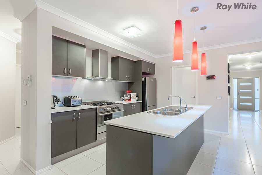 33 Mount Way, Caroline Springs VIC 3023, Caroline Springs - Thumbnail 7