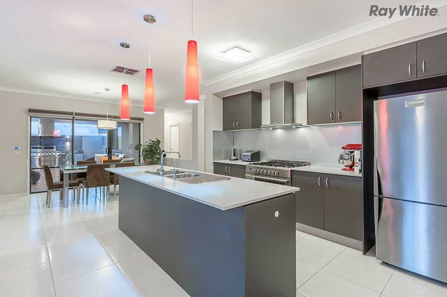 33 Mount Way, Caroline Springs VIC 3023, Caroline Springs - Thumbnail 8