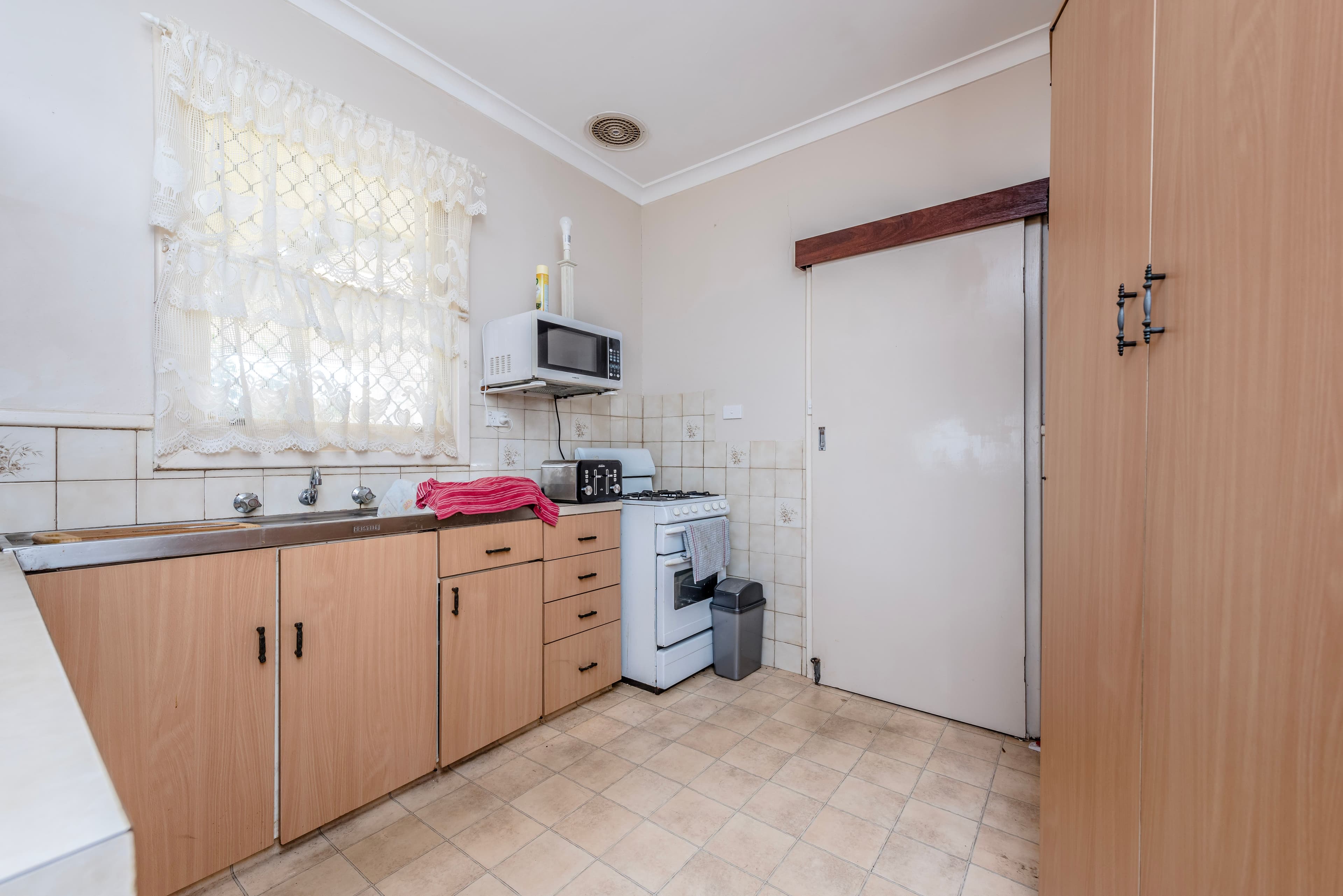 4 Zamia Street, Rangeway WA 6530, Rangeway - Thumbnail 5