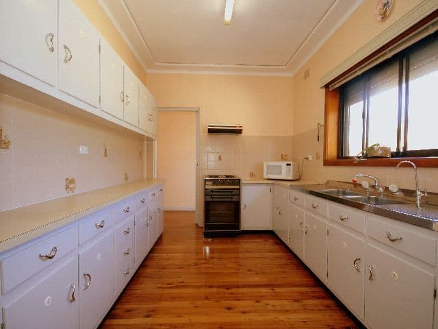 9 Saladine Avenue, PUNCHBOWL NSW 2196, Punchbowl - Thumbnail 3