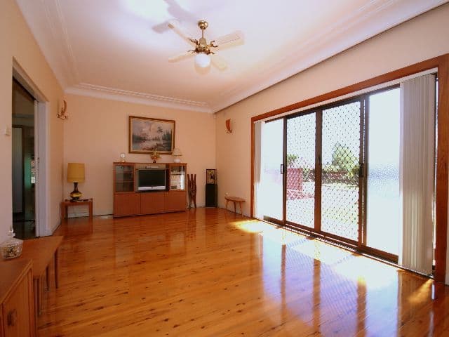 9 Saladine Avenue, PUNCHBOWL NSW 2196, Punchbowl - Thumbnail 4