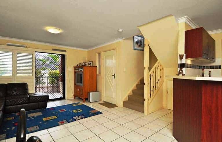 18 Fifth Avenue, Kedron QLD 4031, Kedron - Thumbnail 4