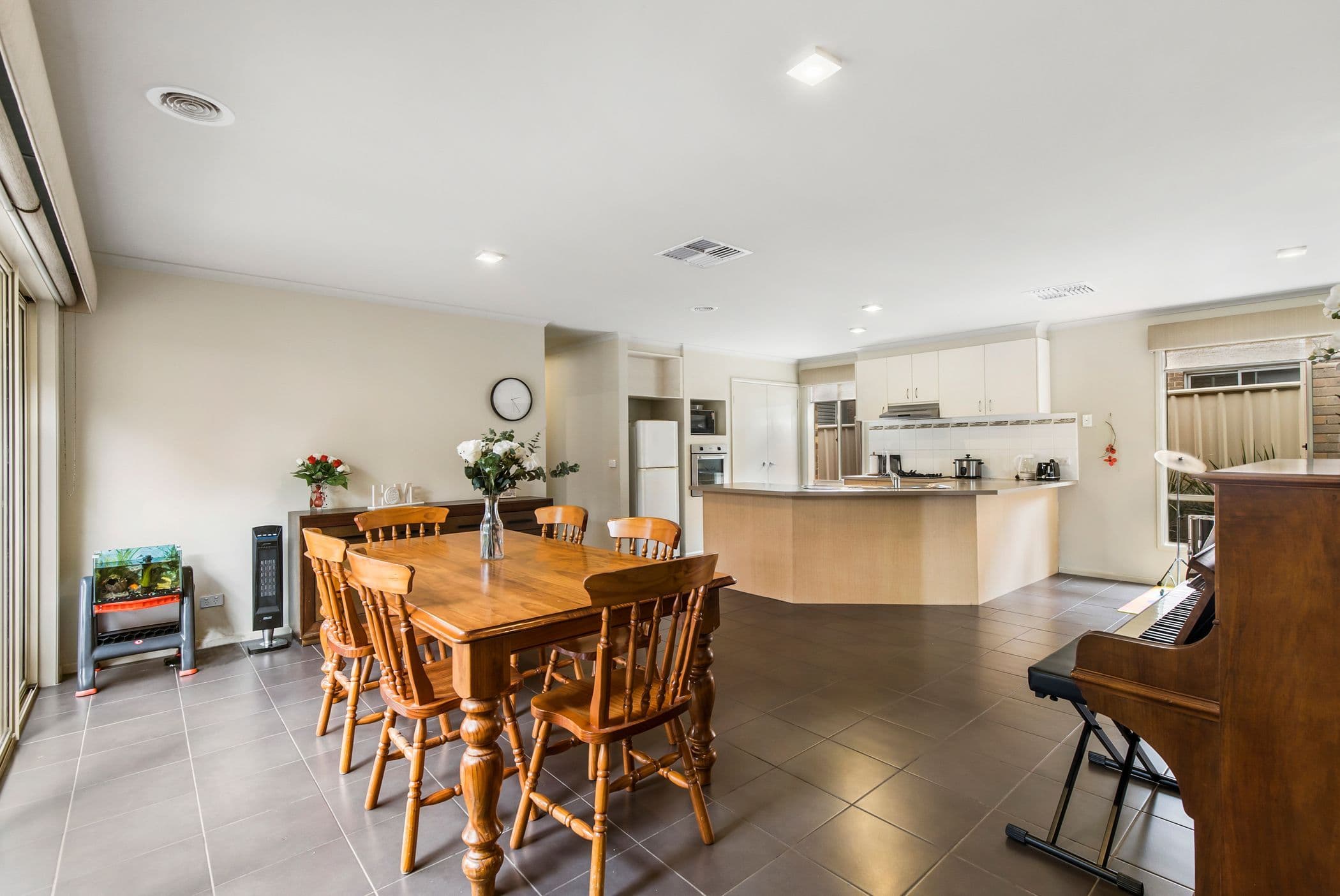 8 Moore Court, Highton VIC 3216, Highton - Thumbnail 4