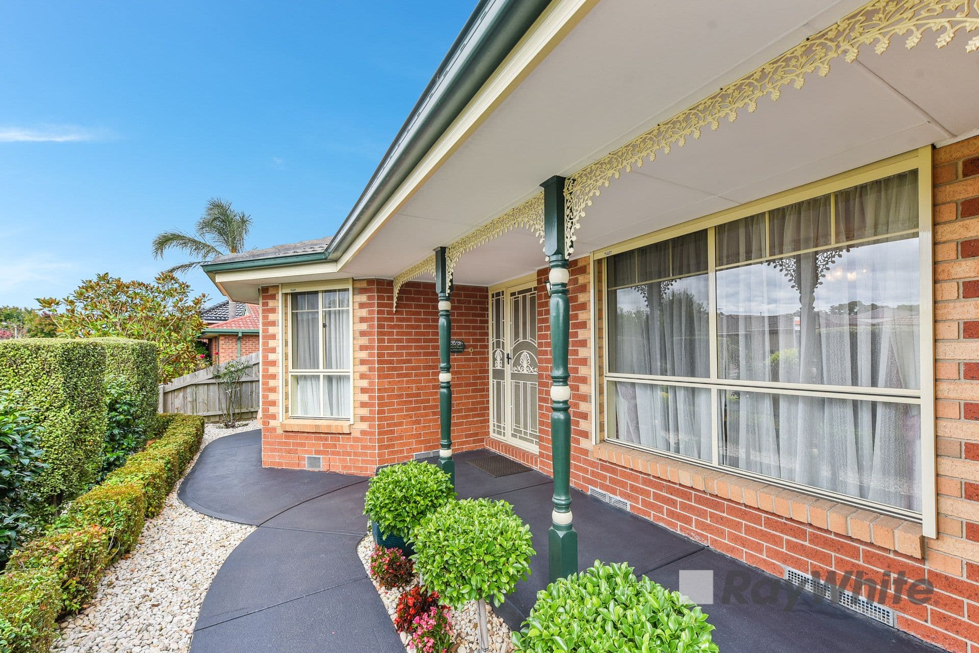 35 Sneddon Drive, Narre Warren South VIC 3805, Narre Warren South - Thumbnail 2