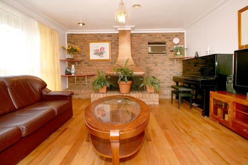 3 Kenilworth Crescent, GLEN WAVERLEY VIC 3150, Glen Waverley - Thumbnail 2