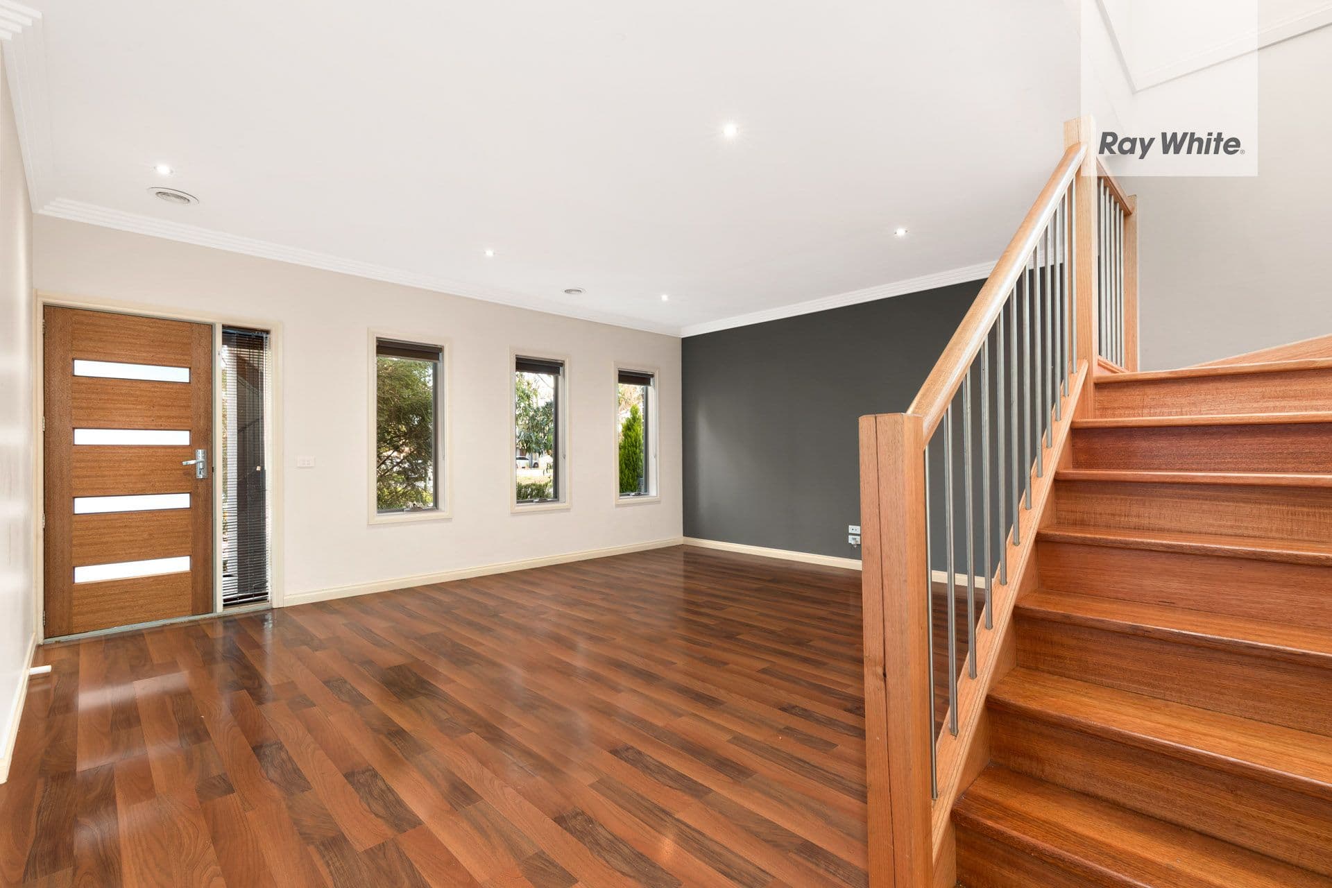 13 Leonie Close, South Morang VIC 3752, South Morang - Thumbnail 2