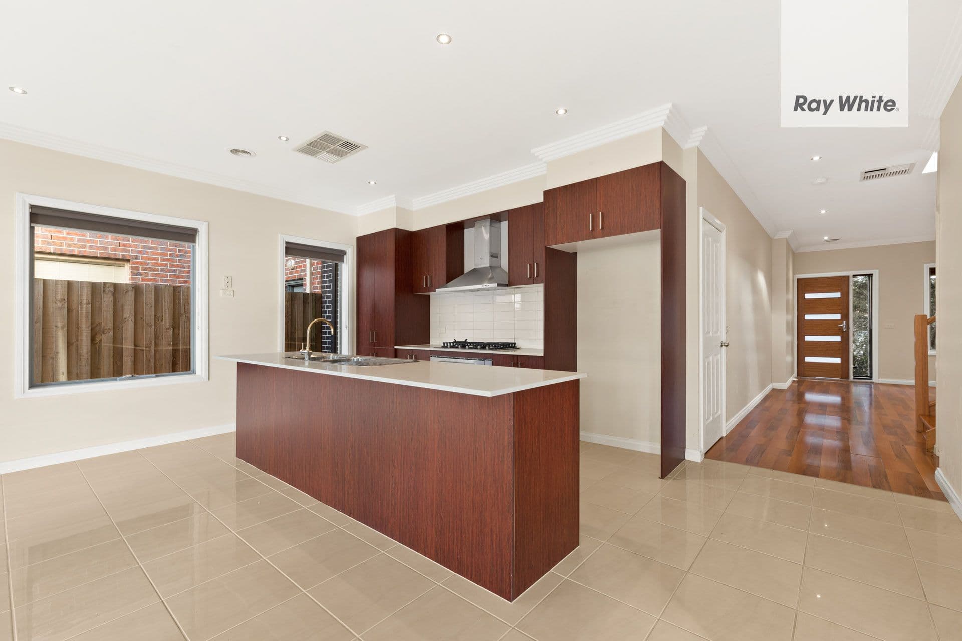 13 Leonie Close, South Morang VIC 3752, South Morang - Thumbnail 3