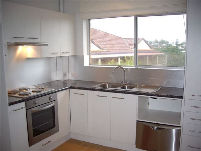 76 Kitchener, COORPAROO QLD 4151, Coorparoo - Thumbnail 3