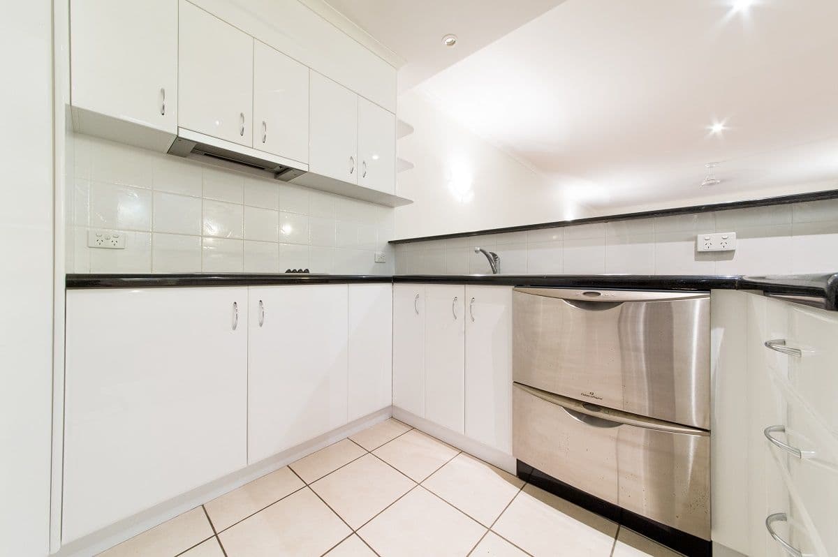 36 Coral Esplanade, CANNONVALE QLD 4802, Cannonvale - Thumbnail 3