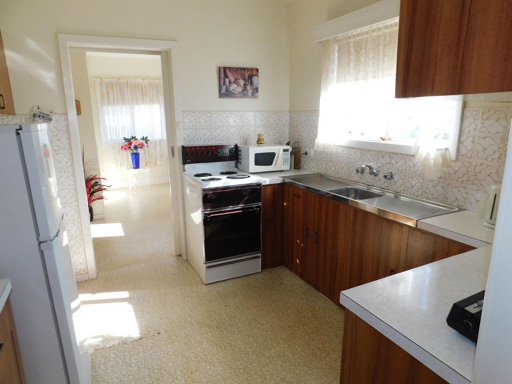 81 Venn Avenue, Bordertown SA 5268, Bordertown - Thumbnail 3