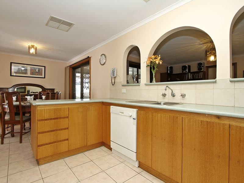 6 Bradshaw Road, Morphett Vale - Thumbnail 2