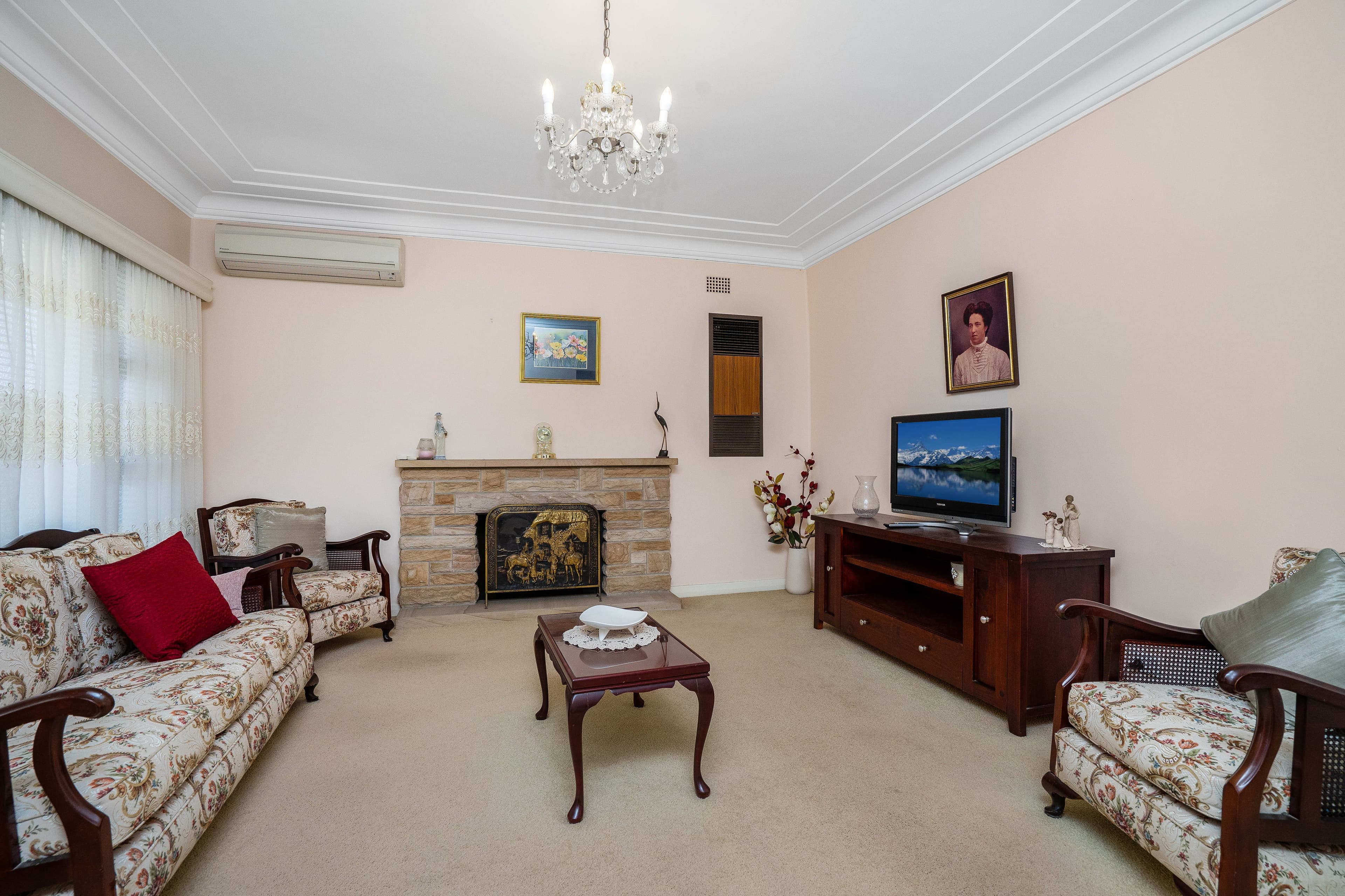 37 Second Avenue, Rutherford - Thumbnail 2