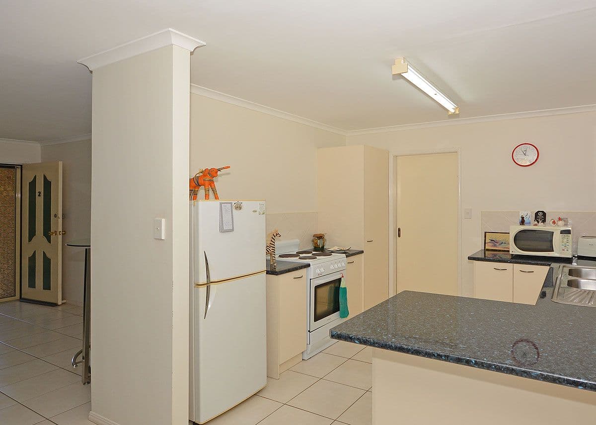 1 Alana Court, Torquay QLD 4655, Torquay - Thumbnail 3