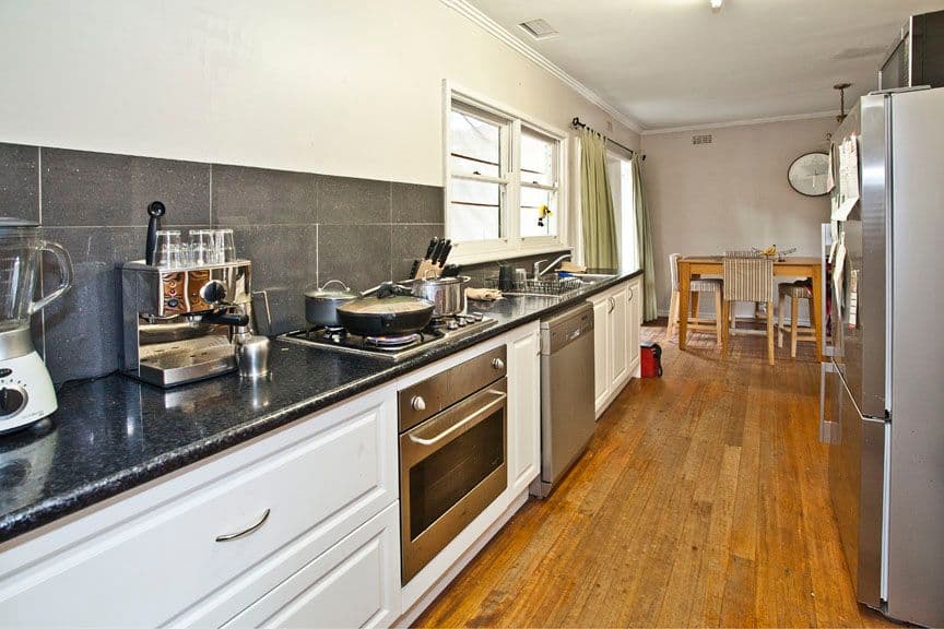 5 Howell Drive, MOUNT WAVERLEY VIC 3149, Mount Waverley - Thumbnail 2