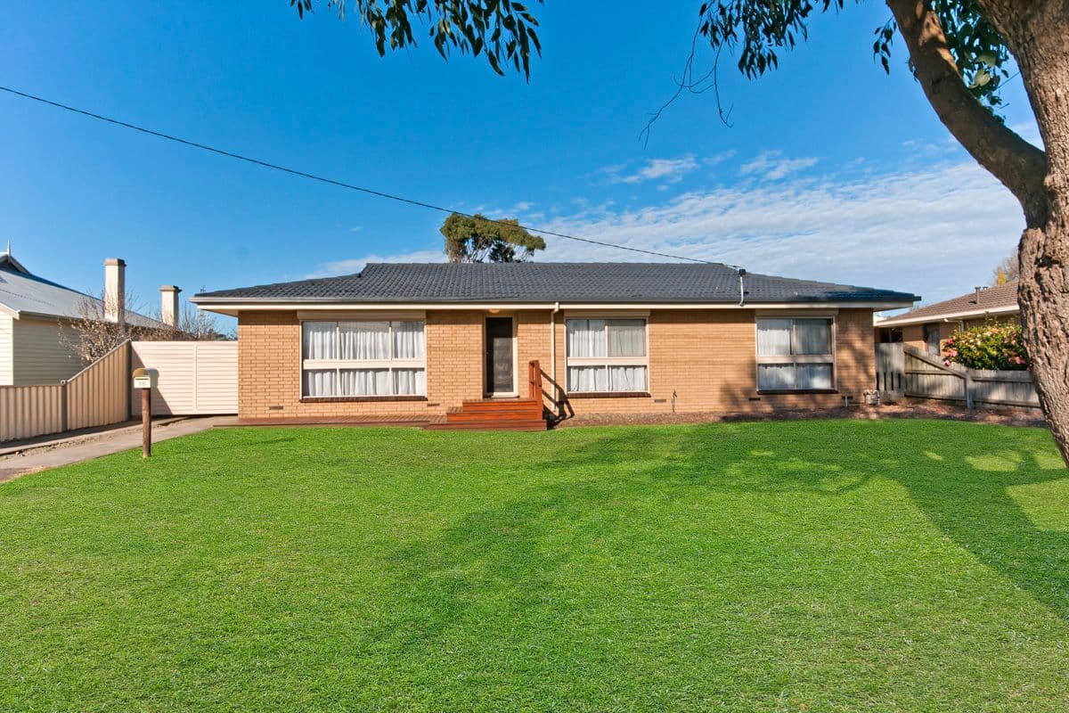 26 Anzac Avenue, Koroit VIC 3282, Koroit - Image 1