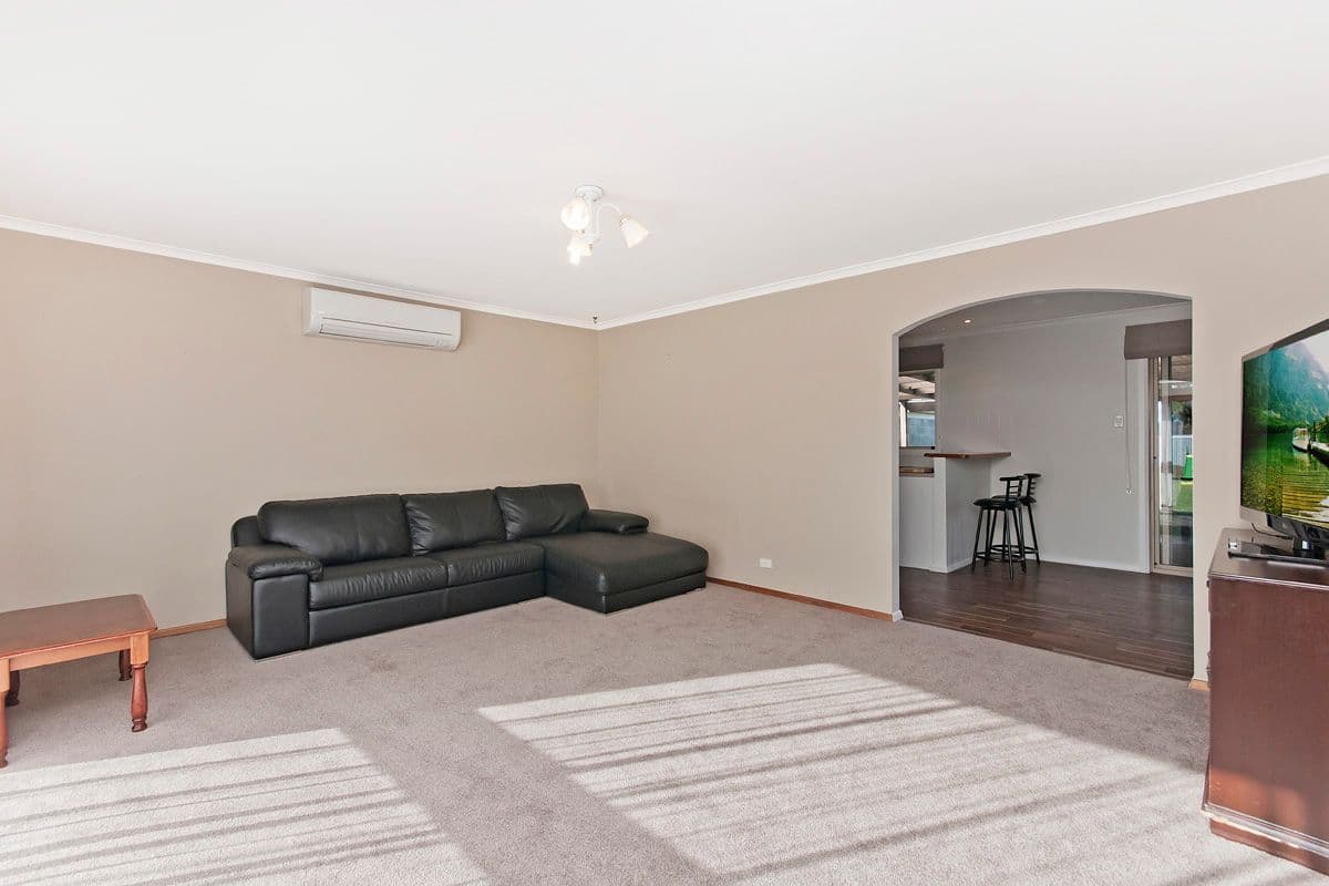 26 Anzac Avenue, Koroit VIC 3282, Koroit - Thumbnail 3
