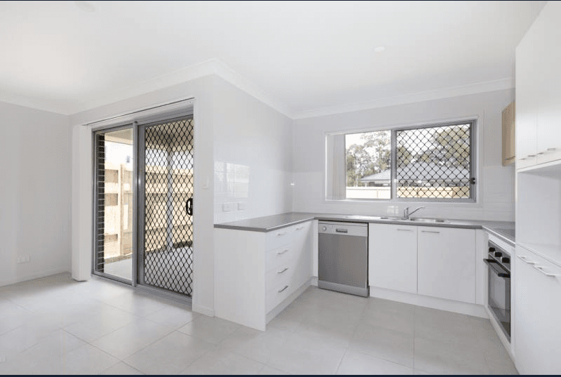 20 Broadwater Road, Morayfield QLD 4506, Morayfield - Thumbnail 2