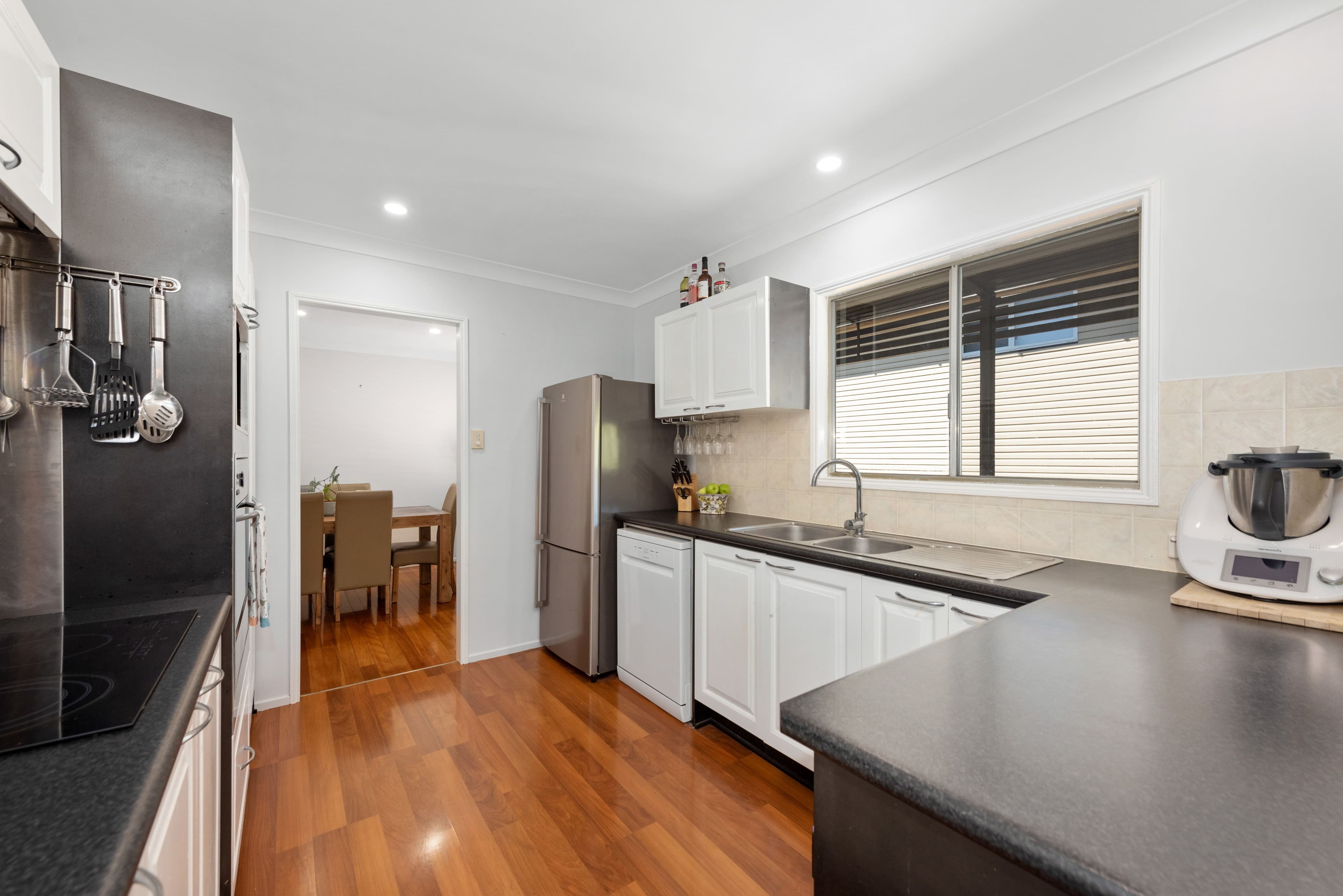 56 LOMATIA Street, Everton Hills QLD 4053, Everton Hills - Thumbnail 7