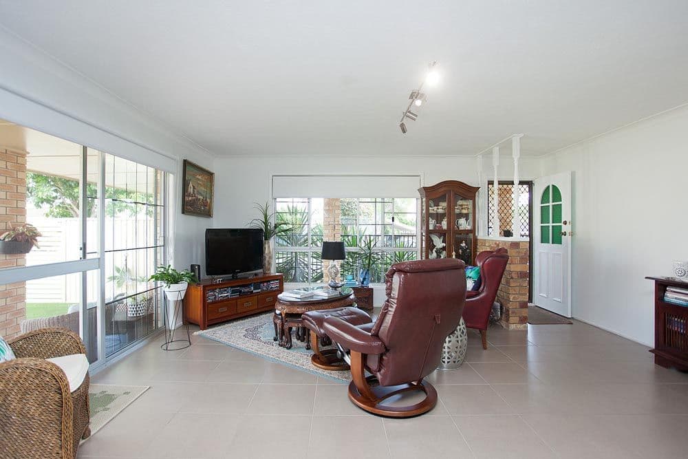 15 Robin Avenue, Paradise Point QLD 4216, Paradise Point - Thumbnail 3